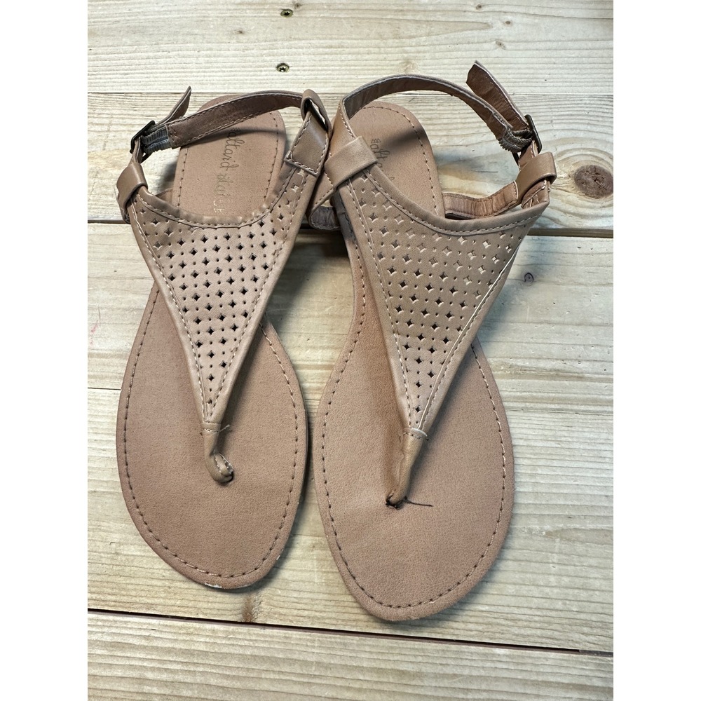 Altard State Tan Thong Sandals Size‎ 7 Faux Leather Perforated Strappy Shoes